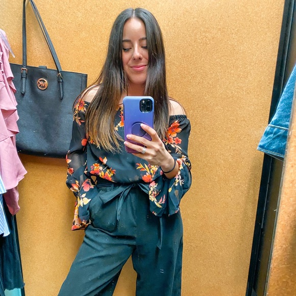 Happy Poshing! 🤍 - Picture 4 of 6